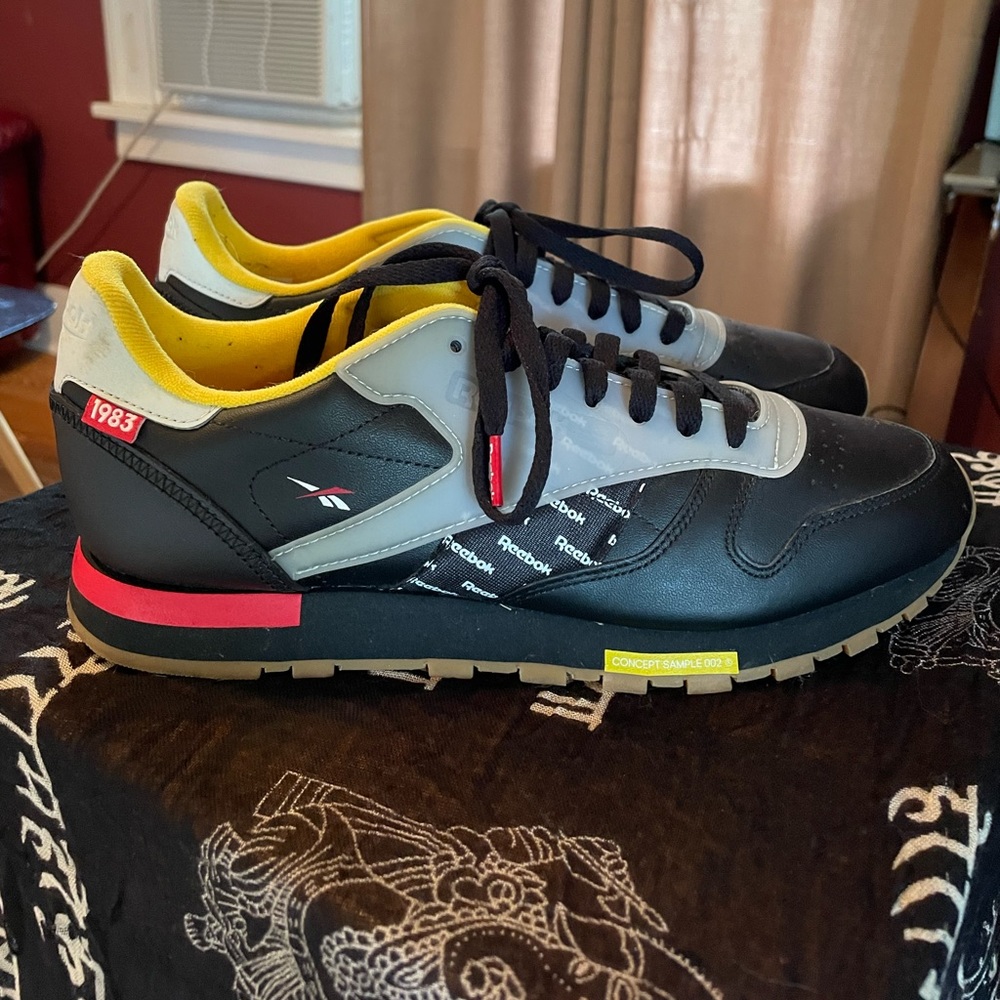 Mens Reebok sneakers